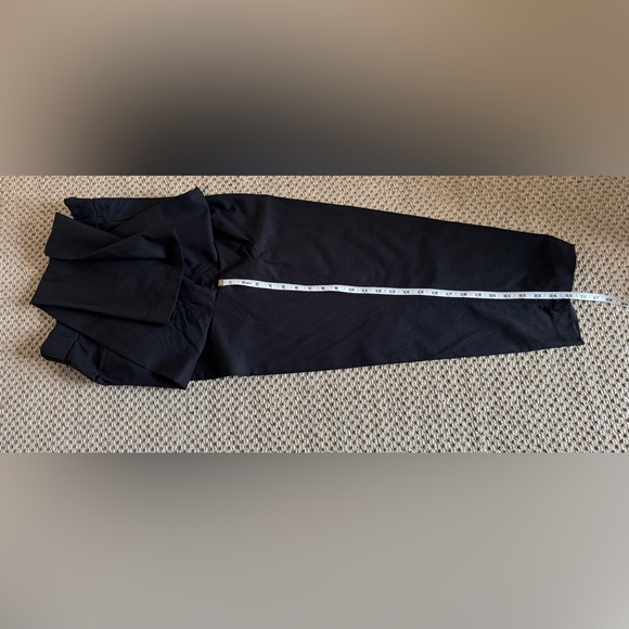 Uniqlo lightweight women’s wide-leg trousers. Elastic waistband at the back, NWT - Picture 5 of 6